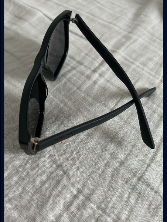 Gucci Black Oversized Square Sunglasses - Picture 9 of 10
